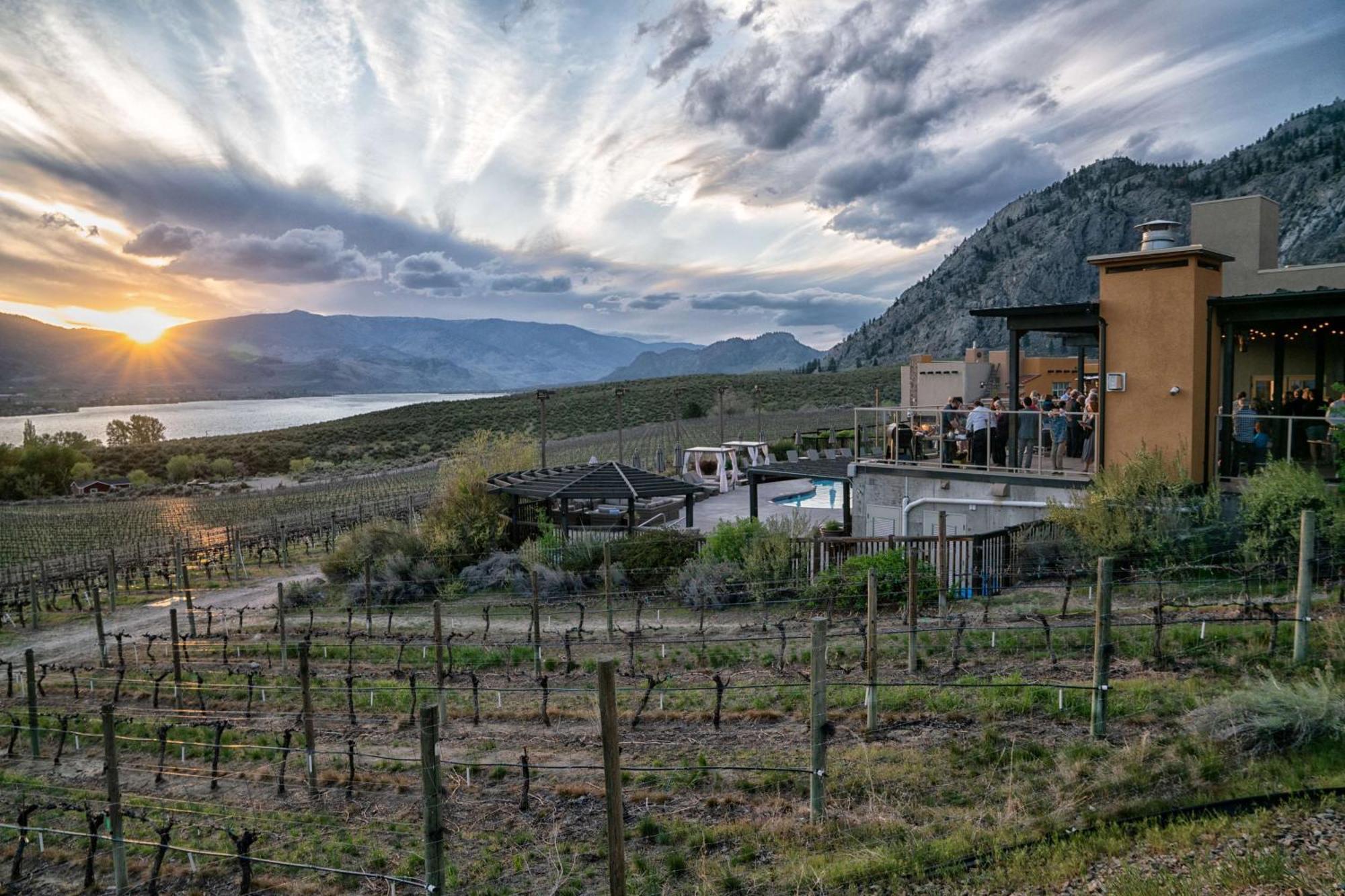 Hotel Spirit Ridge, In The Unbound Collection By Hyatt Osoyoos Exteriér fotografie